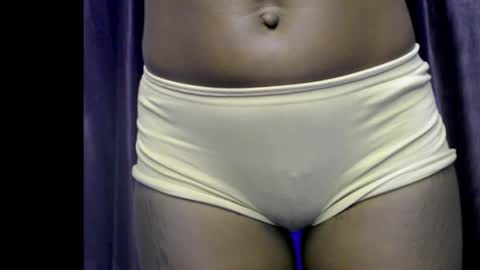 Snapshot of darkchocoxx chatting on 09.28.25 sexygal online show from 09.28.25