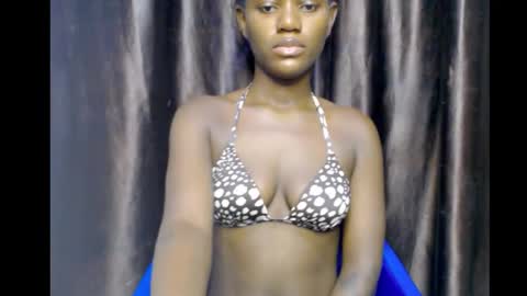 Snapshot of darkchocoxx chatting on 10.01.25 sexygal online show from 10.01.25
