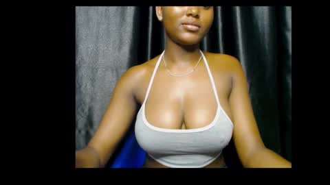 Snapshot of darkchocoxx chatting on 10.18.25 sexygal online show from 10.18.25