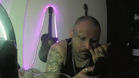 Snapshot of darkclothes chatting on 02.02.25 darkclothes online show from 02.02.25