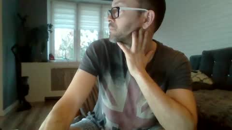 Snapshot of darkhaired34 chatting on 12.13.24 darkhaired34 online show from 12.13.24