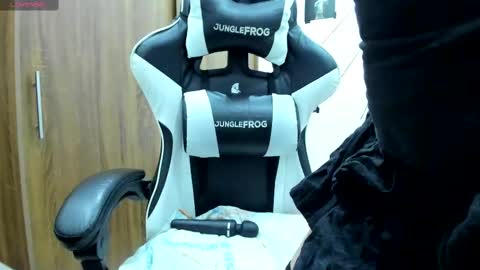 Snapshot of darkkittenuwu chatting on 03.09.25 Hi Im Yuri independent modelhelp me get my 111 hands upuwu online show from 03.09.25