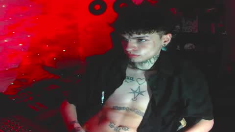 Snapshot of darkness_prince_x chatting on 09.18.25   online show from 09.18.25