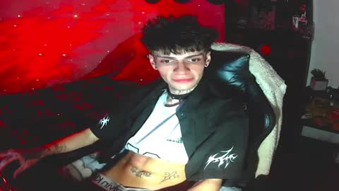 Snapshot of darkness_prince_x chatting on 09.19.25   online show from 09.19.25