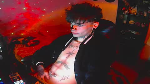 Snapshot of darkness_prince_x chatting on 10.17.25   online show from 10.17.25