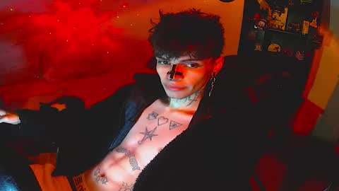 Snapshot of darkness_prince_x chatting on 10.18.25   online show from 10.18.25