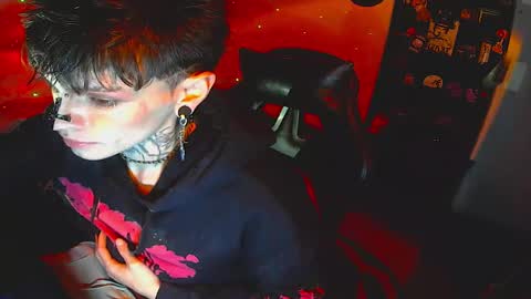 Snapshot of darkness_prince_x chatting on 10.22.25   online show from 10.22.25