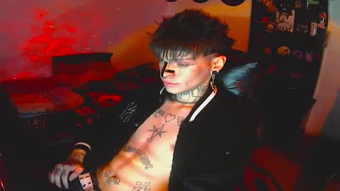 Snapshot of darkness_prince_x chatting on 10.23.25   online show from 10.23.25