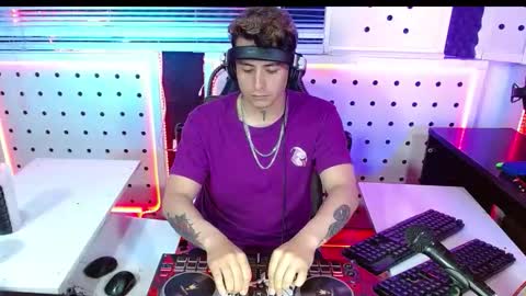 DARKO0717 online show from 10.25.25