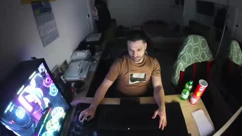 Snapshot of darkschneider_ chatting on 02.16.25 darkschneider_ online show from 02.16.25