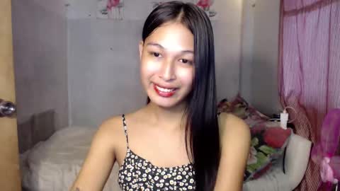 Snapshot of darling_sweetheartxx chatting on 12.03.25 YOUR ATHENA online show from 12.03.25