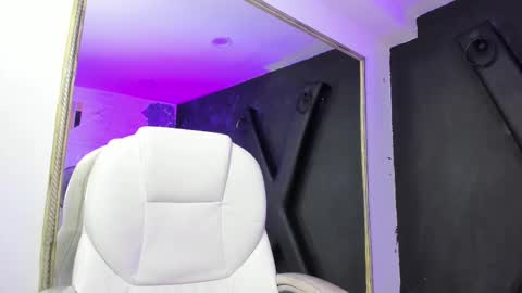 Darling online show from 02.28.25