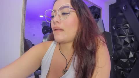 Snapshot of darlingbdsm_ chatting on 04.22.26 Darling online show from 04.22.26