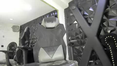 Snapshot of darlingbdsm_ chatting on 06.14.26 Darling online show from 06.14.26