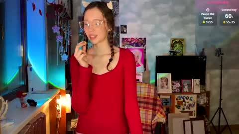 Snapshot of darlingdarinka chatting on 03.17.26 D online show from 03.17.26