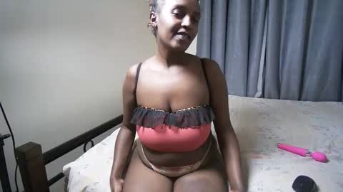 Snapshot of darlqueen chatting on 02.18.26 darlqueen online show from 02.18.26