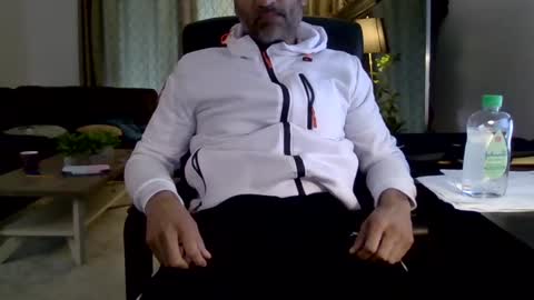 Snapshot of darryl43321 chatting on 03.07.25 darryl43321 online show from 03.07.25