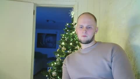 Snapshot of dartanjanas chatting on 12.14.24 Dario online show from 12.14.24