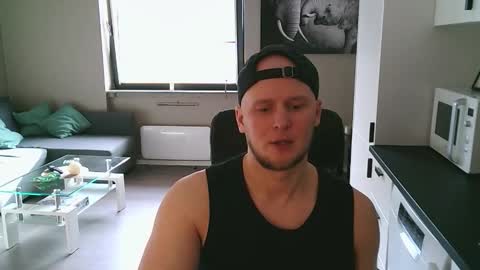 Snapshot of dartanjanas chatting on 10.11.25 Dario online show from 10.11.25