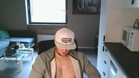 Snapshot of dartanjanas chatting on 10.24.25 Dario online show from 10.24.25