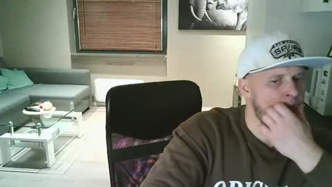 Snapshot of dartanjanas chatting on 11.07.25 Dario online show from 11.07.25