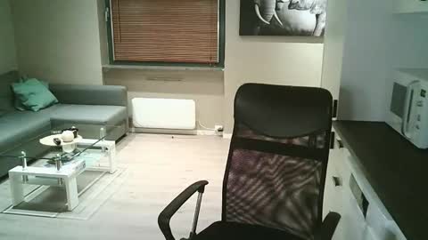 Snapshot of dartanjanas chatting on 11.14.25 Dario online show from 11.14.25