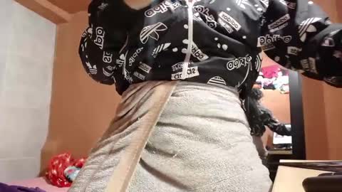 Snapshot of darwin_x chatting on 09.24.25 darwin_x online show from 09.24.25