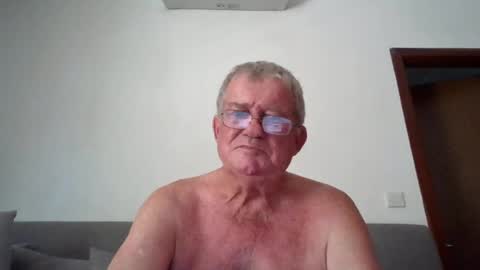 Snapshot of darwincock chatting on 06.26.26 darwincock online show from 06.26.26
