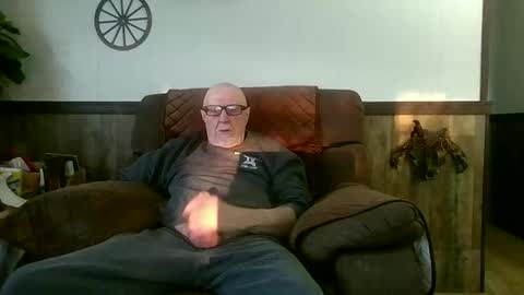 dave571960 online show from 04.12.26