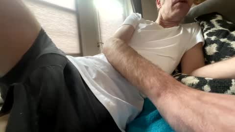 Snapshot of dave76b chatting on 03.01.25 dave76b online show from 03.01.25