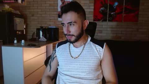 Snapshot of dave_wolf7 chatting on 02.12.26 Dave Wolf online show from 02.12.26