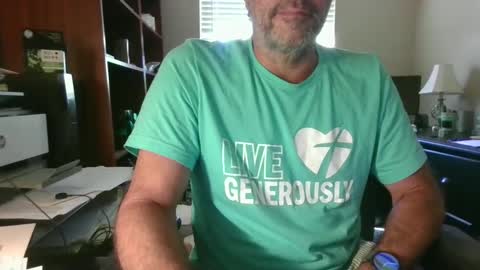 Snapshot of davethebooky chatting on 09.17.25 Dave online show from 09.17.25