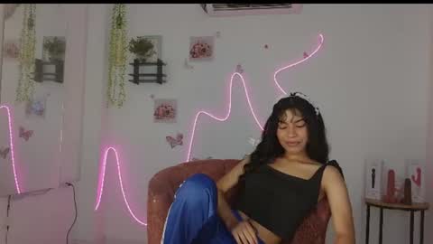 Snapshot of daviana_hill_ chatting on 06.24.26 Davi online show from 06.24.26