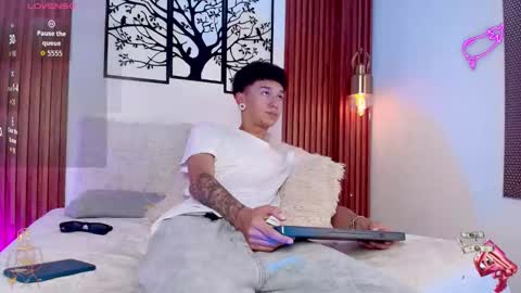 Snapshot of david_banks_ chatting on 03.03.26 David online show from 03.03.26