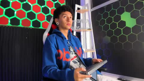 Snapshot of david_banks_ chatting on 04.07.26 David online show from 04.07.26