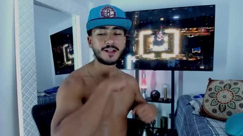 Hey im David that loves to explore and speak their fantasies. Very open talktative and nice. Feel free to chat with me online show from 03.11.26