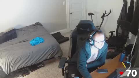 Snapshot of david_novabear chatting on 12.05.24 David online show from 12.05.24