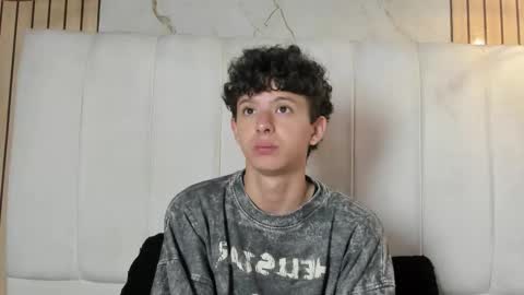 Snapshot of david_roy_ chatting on 02.19.26 Roy online show from 02.19.26