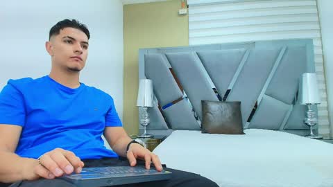 david_victoriaa online show from 04.18.26