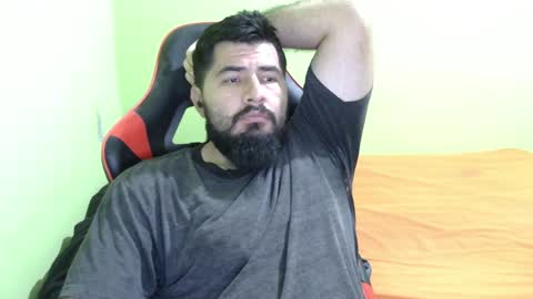 Snapshot of daviddelz chatting on 12.16.24 David online show from 12.16.24