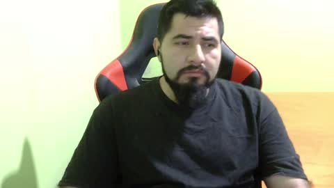 Snapshot of daviddelz chatting on 12.18.24 David online show from 12.18.24