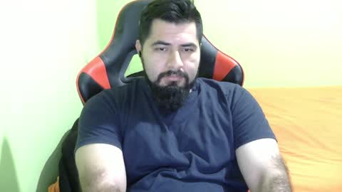 Snapshot of daviddelz chatting on 12.20.24 David online show from 12.20.24