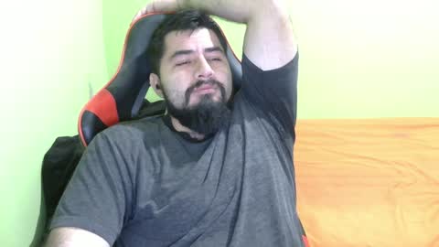 Snapshot of daviddelz chatting on 12.26.24 David online show from 12.26.24