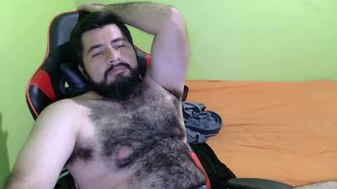 Snapshot of daviddelz chatting on 11.25.25 David online show from 11.25.25