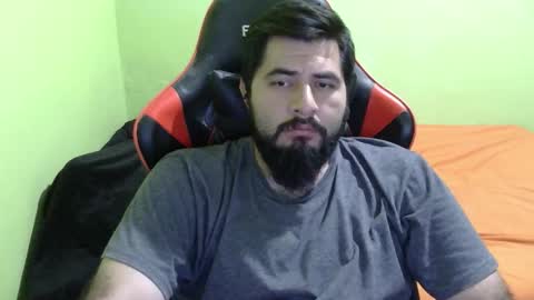 Snapshot of daviddelz chatting on 12.04.25 David online show from 12.04.25