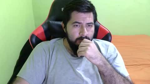 Snapshot of daviddelz chatting on 12.05.25 David online show from 12.05.25