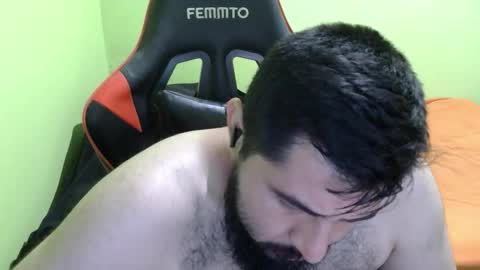 Snapshot of daviddelz chatting on 12.20.25 David online show from 12.20.25