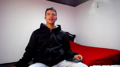 Snapshot of davidkaloc chatting on 01.05.25 David online show from 01.05.25