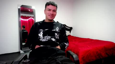 Snapshot of davidkaloc chatting on 01.19.25 David online show from 01.19.25