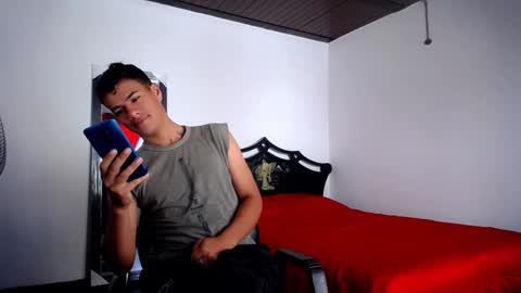 Snapshot of davidkaloc chatting on 01.22.25 David online show from 01.22.25
